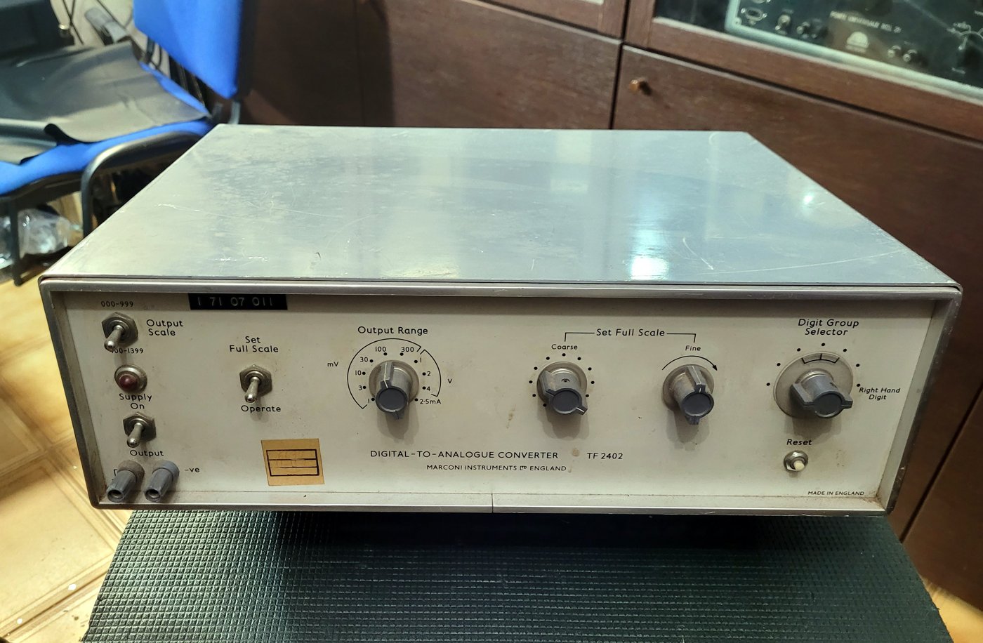 Marconi Instruments - Digital-to-Analogue Converter TF 2402