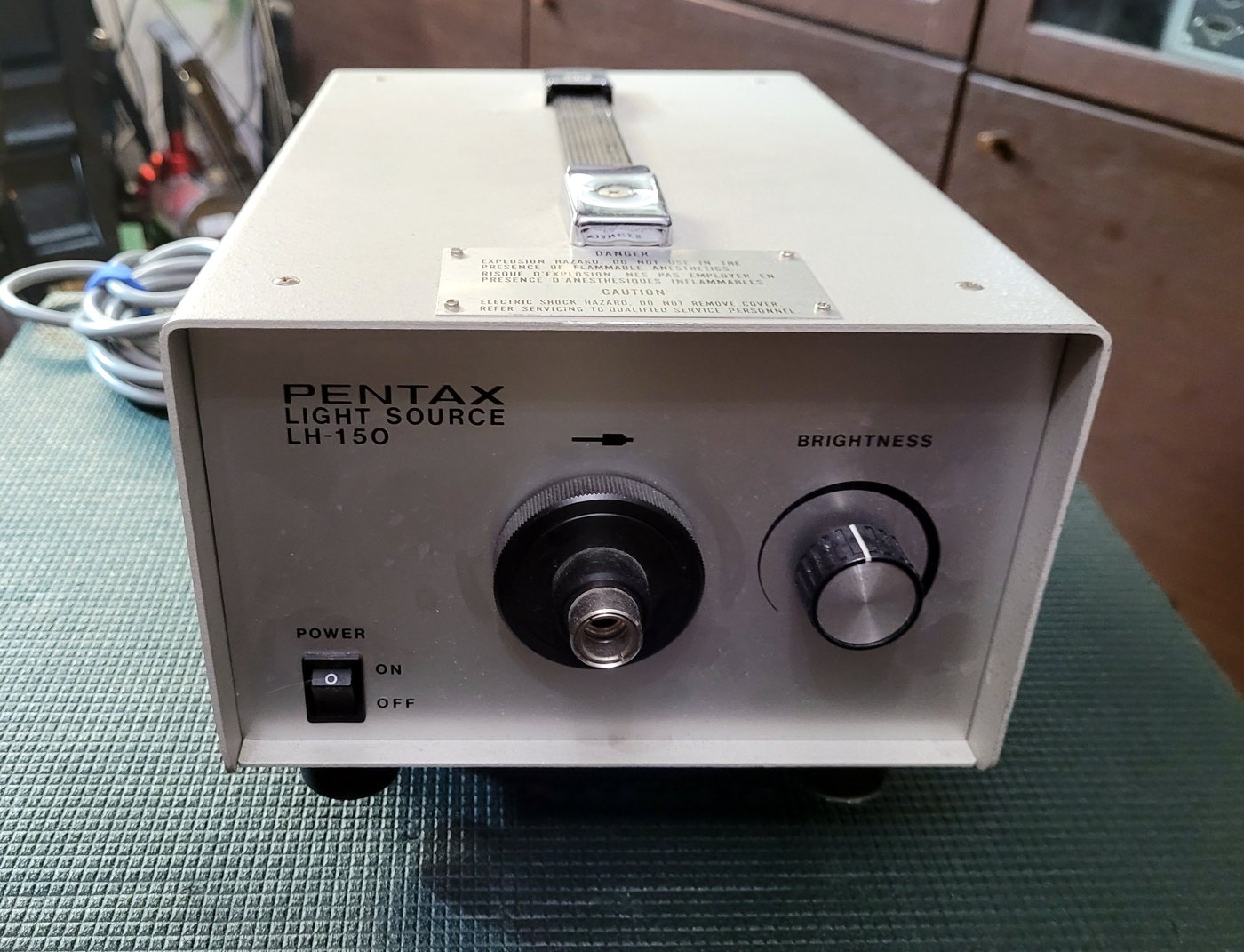 Pentax - Light Source LH-150